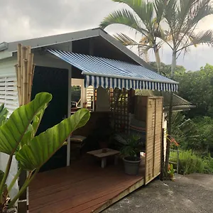 Bungalow: La Favela Chic/the Chic Favela - Hébergement de vacances Trois-Rivières